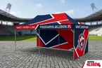 Namiot reklamowy z herbem klubu 3x6m – STADION – ściana boczna z herbem Namiot ekspresowy 3x6m z nadrukiem w barwach klubowych – widok narożny ze ścianą boczną z herbem klubu sportowego, rozstawiony na stadionie