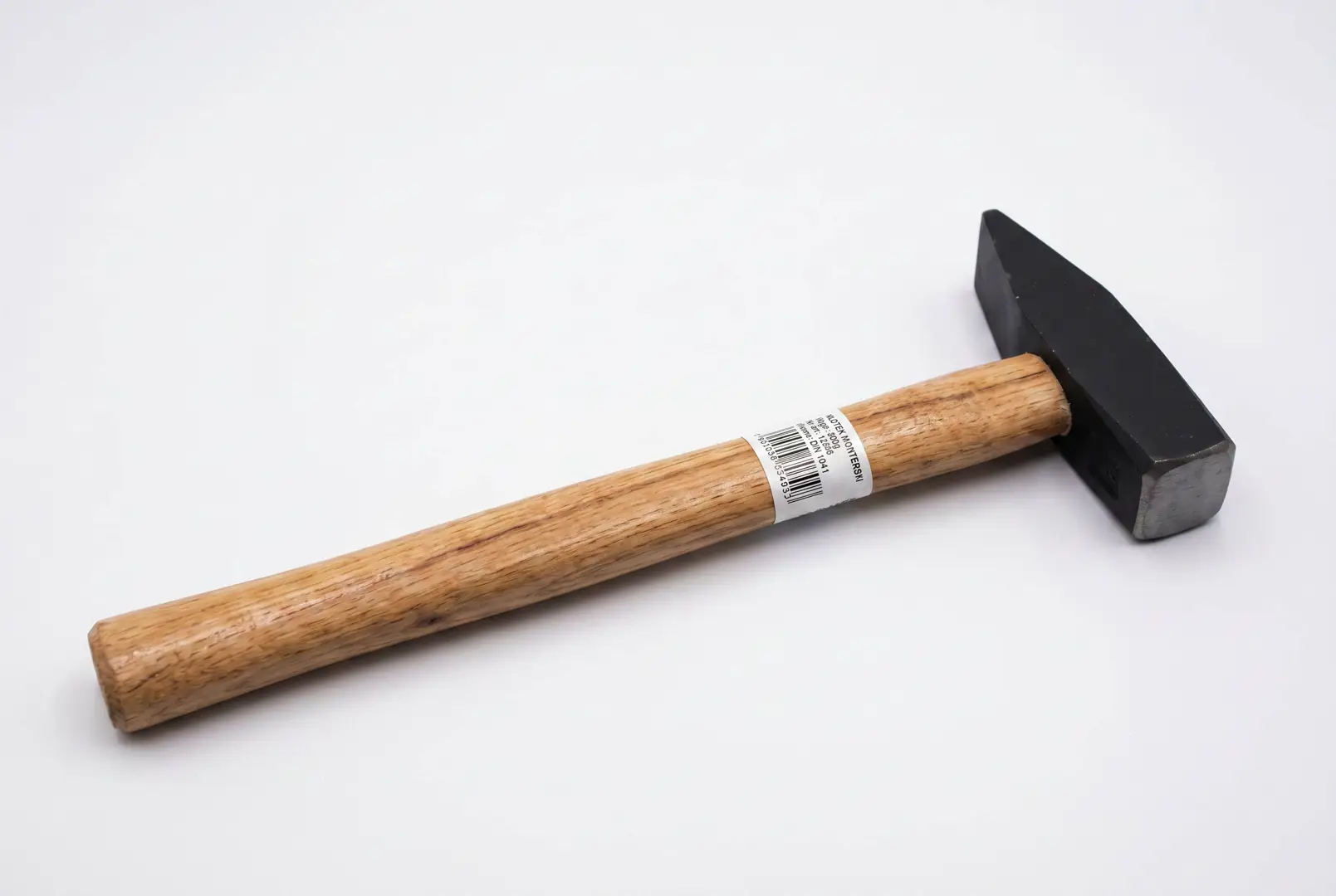 Młotek montażowy do wbijania śledzi na boisku